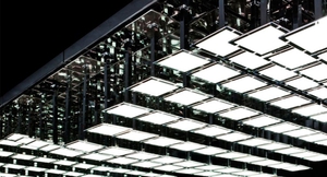 OLED无论是在结构上还是在光源质量、产品特色等方面，都具有传统LED照明无法比拟的优势。