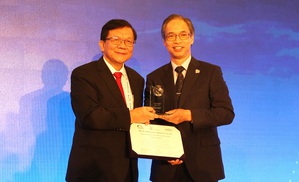第26屆智慧運輸世界大會(ITS World Congress 2019)今（23）日在新加坡舉行頒獎典禮，工研院以iRoadSafe車聯網技術串聯產業合作的優秀成就，勇奪「亞太區產業成就獎(Industry Award)」