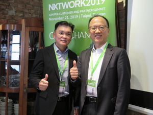 Juniper Networks 台湾区总经理林蒲英（右）说，导入AI的目的就是让WIFI可以更简单容易使用。