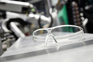 在这波COVID-19疫情期间，ARBURG发起了一项保护眼睛和结膜不被感染的防护眼镜生产项目