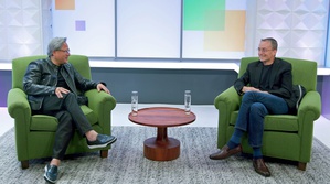 VMware 执行长 Pat Gelsinger(右) 与 NVIDIA 执行长黄仁勋(左)共同主持VMworld 2020 主题演讲