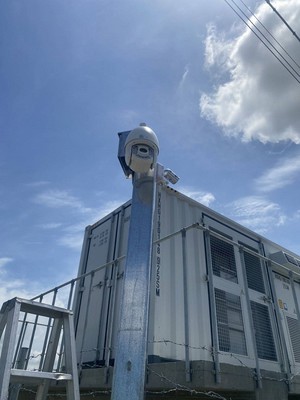 中保科在全台協助太陽能廠建置大型場域安全監控系統，圖為中部太陽能廠安裝監控之設備。