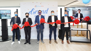 台湾新创「 CloudMile 万里云」本新加坡新总部办公室据点正式启用，进行剪彩仪式。
