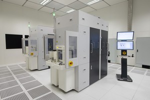 EVG 7300 SmartNIL奈米压印与晶圆级光学系统，可在单一平台上结合奈米压印微影技术、透镜压铸与透镜堆叠等多重基於UV架构的制程。