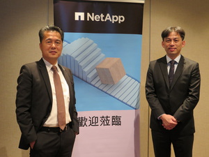-NetApp台湾总经理林松源(左），与NetApp台湾技术长 张展智(右）