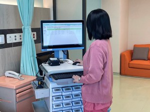 研华公司协助屏东荣民总医院以物联网创新用药管理模式，成为全台第一家大规模导入闭环式用药管理的医院。