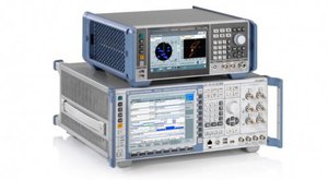 R&S CMW500宽频无线通讯测试仪和R&S SMBV100B GNSS模拟器模拟用於3GPP NTN测试的卫星基站