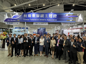 研華攜手夥伴於台灣國際智慧移動展展出AIoV 智慧車聯網方案。