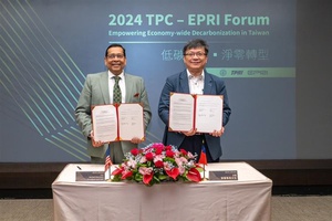 台電今與EPRI簽署「清潔能源轉型合作備忘錄」，由台電代理董事長曾文生(右)與EPRI總裁兼執行長Arshad Mansoor(左)代表簽署。