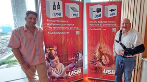 USB-IF总裁暨营运长Jeff Ravencraft(右)与董事会主席兼技术长Rahman Ismail(左)