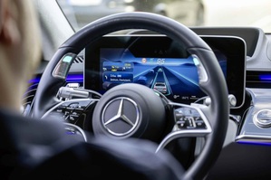 宾士 (Mercedes-Benz)用於 S-Class 和 EQS 系列的 Drive Pilot 系统通过德国莱因 TUV 的认证测试