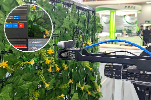 工研院空气扰动授粉机器人结合影像辨识、导航与滑轨控制，可精准即时让农作物授粉，已於农业部高雄区农改场进行合作验证。