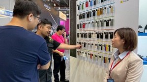 通业技研现场直接展示ToughOne高韧性材料可承受实际加工作业，如钻孔与锁附，满足功能性原型需求。图二为展示ToughOne高韧性材料可承受实际加工作业，如钻孔与锁附，满足功能性原型需求。