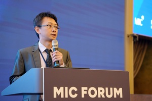 资策会MIC产业顾问张家维分析，面临高度不确定的环境挑战，资服产业应该重新检视自身定位，透过国际大厂生态系，或强化与制造业价值链串连，加速介接国际市场。