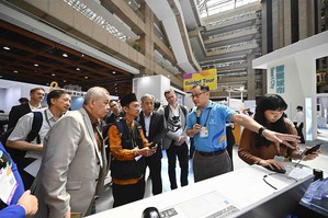 2025年台湾创新技术博览会汇集近千项发明技术，每日导览针对AI、次世代通讯、精准健康、永续未来等热门趋势议题规划5条路线，叁观者可深入了解各展区亮点。（source：贸协）