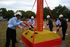 汉翔公司今年发表的储能产品「电力岛」，也在台中厂区正式开工