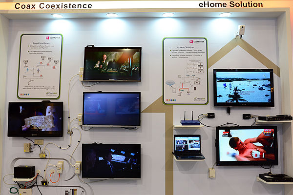 Figure 2 :   HGF Demonstration at 2014 CES