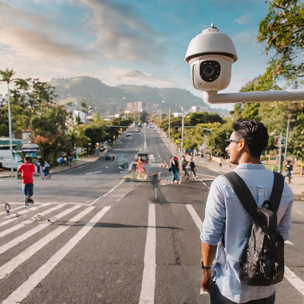 图三 : 边缘AI用於影像监控、人脸识别、公共安全等领域，实现城市安全状况的实时监控和预警，提升城市安全。