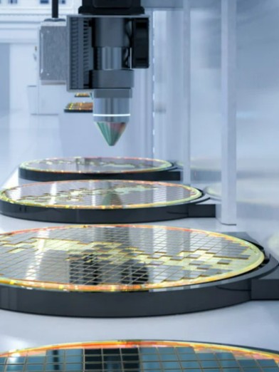 圖一 : 整合能力更強、資料傳輸距離更短、能效表現更好的3D堆疊技術成為新一代運算平台的關鍵基礎。