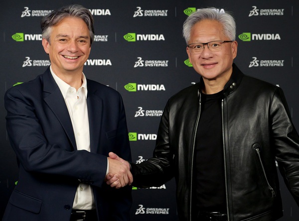 圖二 : 達梭系統執行長Pascal Daloz(左)與NVIDIA創辦人暨執行長黃仁勳(右)