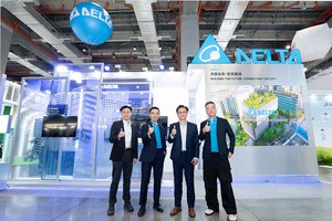 圖一 : (由右至左) 台達智慧園區解決方案事業部經理李同捷、台達智慧園區解決方案事業部處長蘇文杰、台達ESG整合策劃辦公室資深處長李立仁、台達品牌暨企業信息處資深經理施孟璁於台達展區前合影。