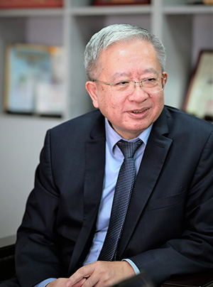 圖二 : 絲國一:「我們要去思考,機器人到底是為了show,還是為了創造經濟價值?」