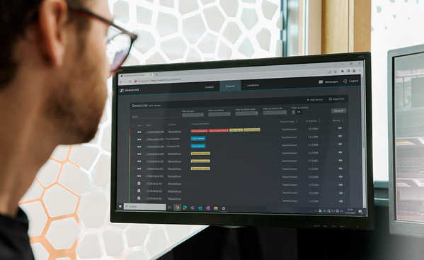 圖四 :   IT團隊可透過Sennheiser Control Cockpit軟體與DeviceHub雲端平台，集中監控與遠端維運。