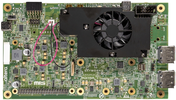 圖四 : DK-A3W135BM16AEA Agilex 3  FPGA 與 SoC C 系列開發套件，為注重效率的邊緣AI 開發提供精巧的平台。（圖片來源：Altera）