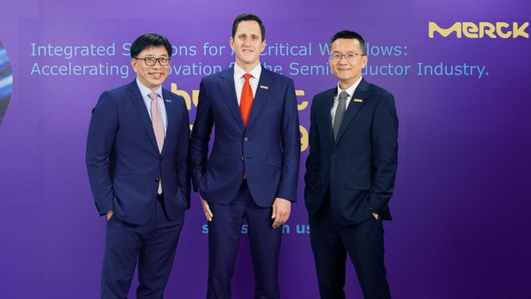 圖一 :   默克展示其持續轉型為半導體產業整合解決方案夥伴的策略佈局。