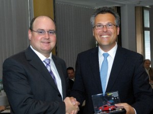 Audi AG與NXP於2012德國慕尼黑電子展上宣佈雙方已簽署協定