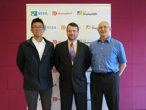 瑞昱多媒體事業處技術經理林孝蒲(左)、VESA合規計畫經理Jim Choate（中）、戴爾顯示器觸控系統架構師Pavel Olchovik（右）