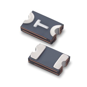 PolySwitch setP溫度指示器用於USB Type-C插頭和USB供電、完全合規的簡潔型插入式解決方案。