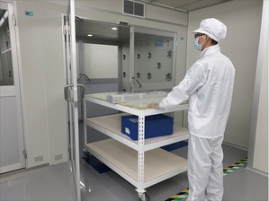東佑達表示他們目前已將電動缸產品之生產組裝製程搬進無塵室進行組裝，是亞太唯一將線性傳動模組搬進無塵室生產的傳動元件廠商。