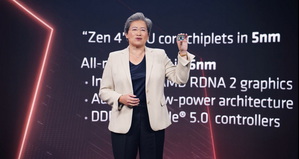 AMD执行长苏姿丰展示AMD Ryzen 7000系列桌上型处理器