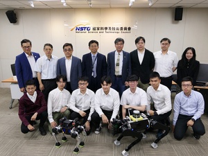 在國科會的支持下，國立臺灣大學機械系郭重顯教授研究團隊，成功打造臺灣首創且自主研發AI機器狗(NTU DogBot)。