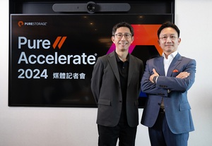 Pure Storage台灣區總經理周正平（右），Pure Storage大中華區技術總監何與暉（左）