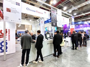 台北電腦展InnoVEX創新與新創展區已屆十周年,圖為2024年電腦展法國館,以法國象徵經濟吸引力的Choose France商標作為法國館主視覺之一。(法國在台協會商務處提供)