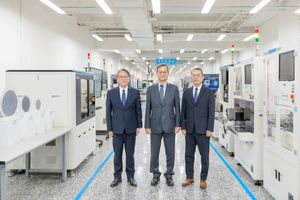 台達智能製造創新中心正式啟用，(左至右)台達機電事業群副總經理巫泉興、台達總裁暨營運長張訓海、台達機電事業群總經理劉佳容出席開幕典禮。