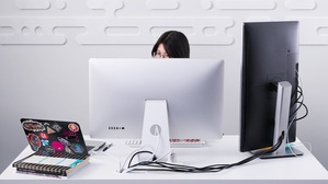 小語言模型以「輕量化、高效率」為設計核心，成為企業都能擁抱的數位生產力工具。