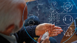 延續目前將「虛擬雙生」運用導入醫療基礎的前瞻願景，達梭系統
展示AI在未來推動醫療照護發展的重要地位。