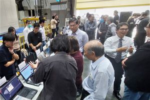 由台灣大學機械工程學系特聘教授覺文郁主導，推動「應用5G、工業物聯網推動CNC工具機產業數位轉型與雲端加值服務計畫」，並展現具體應用成果。