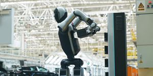 現今人型機器人可採取「換電策略」，以實現理論上的24小時不間斷工作。