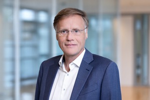 英飛凌執行長Jochen Hanebeck表示，現階段，英飛凌聚焦於AI資料中心所需的電源解決方案，同時也提前布局未來數年將快速成長的電網基礎建設市場。