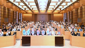 中鋼舉辦「建構台灣自主機器人動力系統供應鏈研討會」,並邀集7間學研單位及90家廠商業者齊聚一堂,出席人數逾220人。